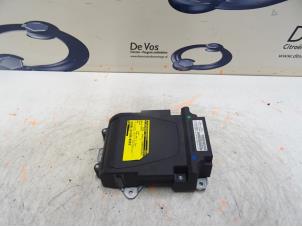 Gebruikte Head-up display Peugeot 5008 Prijs € 250,00 Margeregeling aangeboden door De Vos Onderdelen