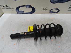 Gebruikte Mac Phersonpoot links-voor Citroen C3 (SX/SW) 1.2 12V e-THP PureTech 110 Prijs € 70,00 Margeregeling aangeboden door De Vos Onderdelen