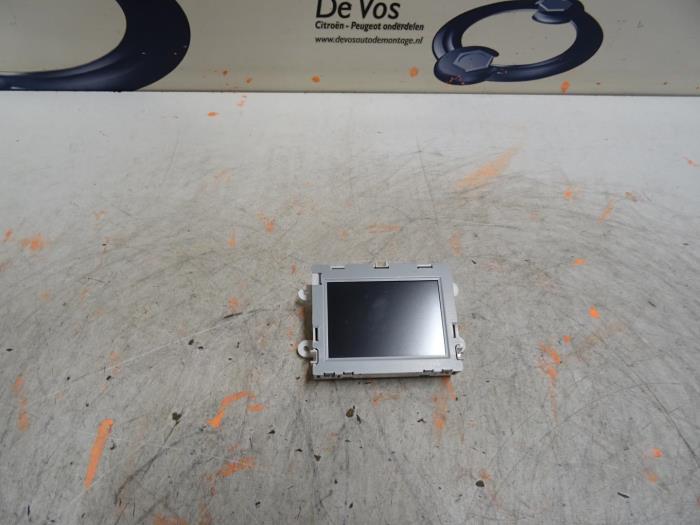 Gebruikte Display Interieur Peugeot RCZ Prijs € 90,00 Margeregeling aangeboden door De Vos Onderdelen