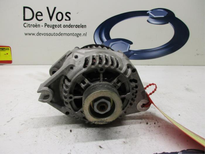 Gebruikte Dynamo Peugeot 306 (7A/C/S) 2.0 XSi,ST Prijs € 70,00 Margeregeling aangeboden door De Vos Onderdelen