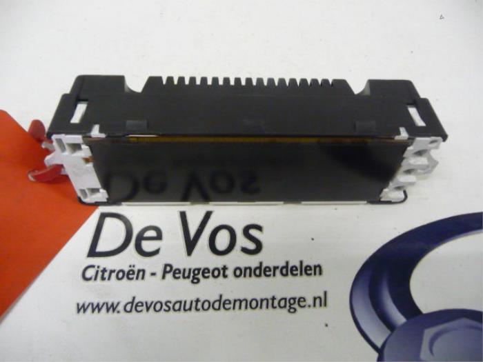 Gebruikte Display Interieur Peugeot 207/207+ (WA/WC/WM) 1.6 HDi 16V Prijs € 55,00 Margeregeling aangeboden door De Vos Onderdelen