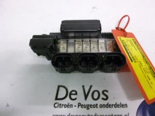 Gebruikte Zekeringkast Citroen C8 (EA/EB) 2.0 HDiF 16V Prijs € 20,00 Margeregeling aangeboden door De Vos Autodemontagebedrijf