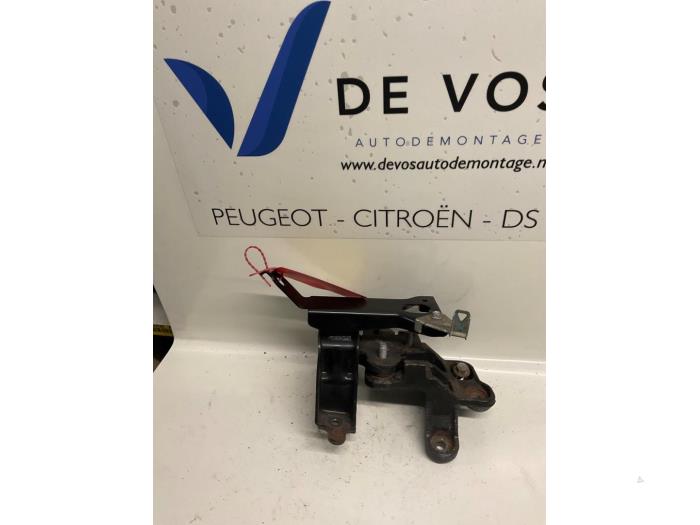 Gebruikte Motorsteun Peugeot 107 1.0 12V Prijs € 35,00 Margeregeling aangeboden door De Vos Onderdelen