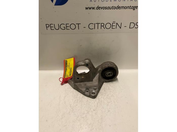 Gebruikte Motorsteun Peugeot 607 (9D/U) 2.2 HDi 16V FAP Prijs € 45,00 Margeregeling aangeboden door De Vos Onderdelen