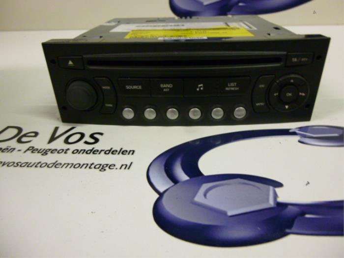 Radio CD Speler van een Peugeot 307 (3A/C/D) 1.6 HDi 16V 2005