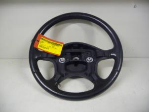 Gebruikte Stuurwiel Peugeot 605 (6B) 2.1 SLdt,SRdt,SVdt,Autom.12V Prijs € 45,00 Margeregeling aangeboden door De Vos Onderdelen