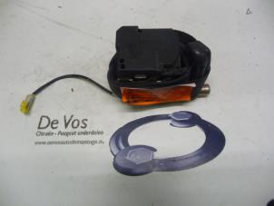 Gebruikte Veiligheidsgordel midden-voor Peugeot Boxer (230P) 2.8 D Prijs € 80,00 Margeregeling aangeboden door De Vos Onderdelen