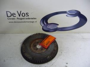 Gebruikte Vliegwiel Peugeot 207 Prijs € 70,00 Margeregeling aangeboden door De Vos Onderdelen