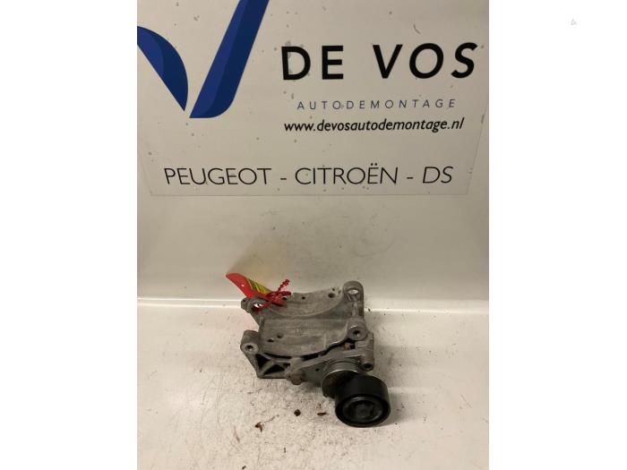 Gebruikte Dynamosteun onder Citroen C4 Coupé (LA) 1.6 16V Prijs € 25,00 Margeregeling aangeboden door De Vos Onderdelen