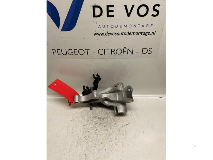 Gebruikte Motorsteun Citroen C6 (TD) 2.2 HdiF 16V Prijs € 20,00 Margeregeling aangeboden door De Vos Onderdelen