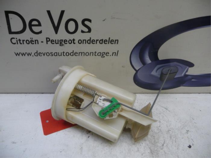 Gebruikte Tank element Pomp Peugeot 306 (7A/C/S) 1.4 Prijs € 45,00 Margeregeling aangeboden door De Vos Onderdelen