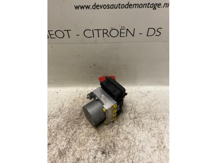 Gebruikte ABS Pomp Peugeot 107 1.0 12V Prijs € 90,00 Margeregeling aangeboden door De Vos Onderdelen