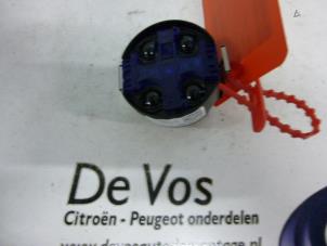 Gebruikte Sensor regen Citroen C-Crosser Prijs € 115,00 Margeregeling aangeboden door De Vos Autodemontagebedrijf