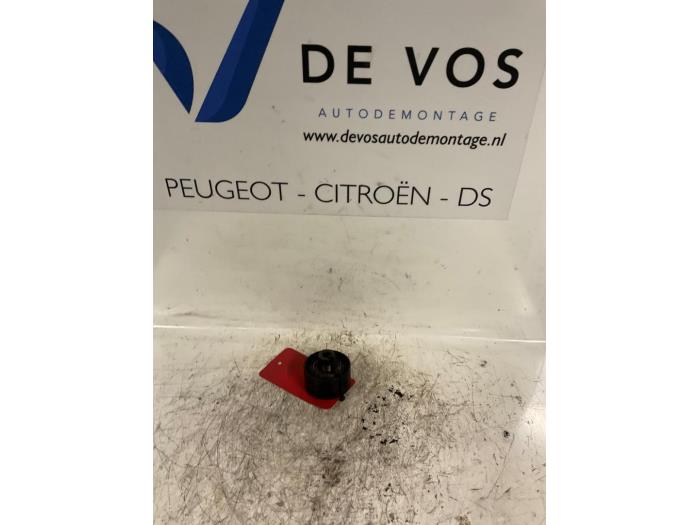Gebruikte Spanrol Multiriem Peugeot 407 (6D) 1.6 HDi 16V Prijs € 20,00 Margeregeling aangeboden door De Vos Onderdelen