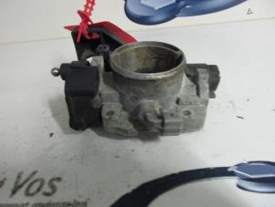 Gebruikte Gasklephuis Peugeot 206 (2A/C/H/J/S) 2.0 GT,GTI 16V Prijs € 70,00 Margeregeling aangeboden door De Vos Onderdelen