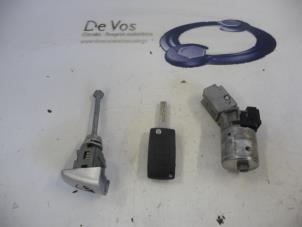 Gebruikte Set Cilindersloten (compleet) Citroen C4 Picasso (UD/UE/UF) 1.6 HDi 16V 110 Prijs € 80,00 Margeregeling aangeboden door De Vos Autodemontagebedrijf