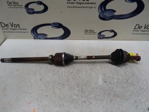 Gebruikte Aandrijfas rechts-voor Citroen C4 Prijs € 100,00 Margeregeling aangeboden door De Vos Onderdelen