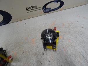 Gebruikte Verstraler rechts Peugeot 2008 Prijs € 90,00 Margeregeling aangeboden door De Vos Onderdelen