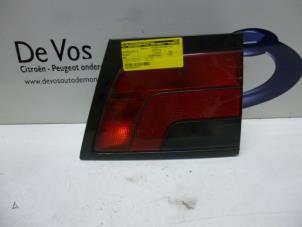Gebruikte Achterlicht rechts Peugeot 806 1.8 S Prijs € 35,00 Margeregeling aangeboden door De Vos Autodemontagebedrijf