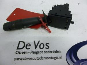 Gebruikte Schakelaar Stuurkolom (licht) Citroen Xantia Prijs € 35,00 Margeregeling aangeboden door De Vos Autodemontagebedrijf