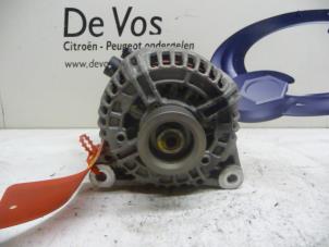 Gebruikte Dynamo Peugeot 407 Prijs € 80,00 Margeregeling aangeboden door De Vos Onderdelen