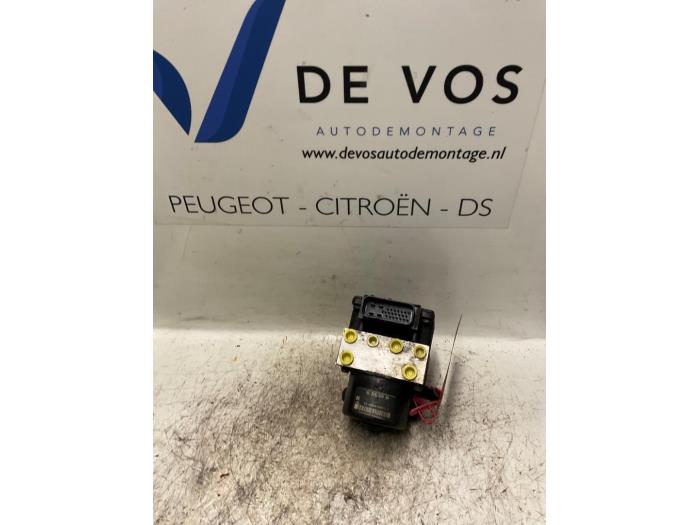 Gebruikte ABS Pomp Citroen Saxo 1.1i X,SX Prijs € 90,00 Margeregeling aangeboden door De Vos Onderdelen
