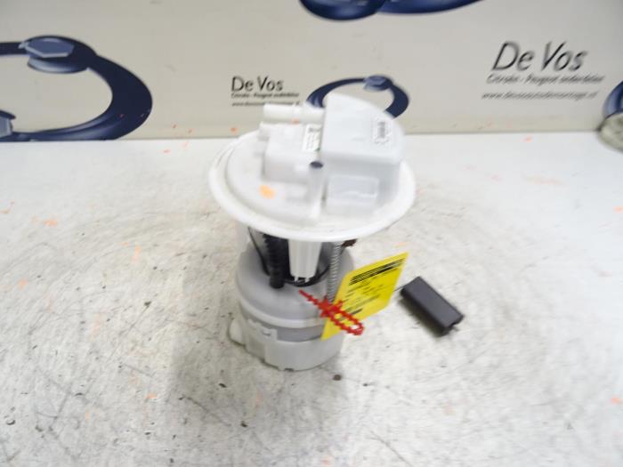 Gebruikte Tank element Pomp Peugeot 3008 Prijs € 135,00 Margeregeling aangeboden door De Vos Onderdelen