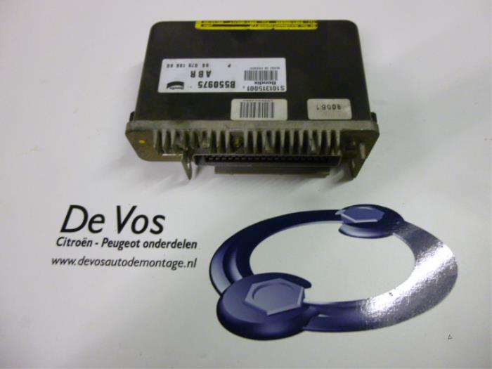 ABS Computer van een Peugeot 605 1992
