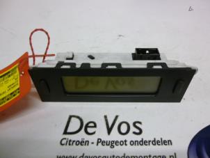 Gebruikte Display Interieur Citroen C8 (EA/EB) 2.0 HDi 16V Prijs € 70,00 Margeregeling aangeboden door De Vos Onderdelen