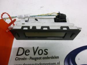 Gebruikte Display Interieur Citroen C8 (EA/EB) 2.0 HDiF 16V Prijs € 70,00 Margeregeling aangeboden door De Vos Onderdelen