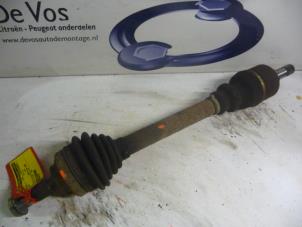 Gebruikte Aandrijfas links-voor Citroen C5 I Berline (DC) 2.0 HPI 16V Prijs € 55,00 Margeregeling aangeboden door De Vos Onderdelen