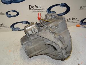 Gebruikte Versnellingsbak Peugeot 2008 Prijs € 850,00 Margeregeling aangeboden door De Vos Autodemontagebedrijf