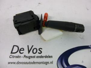Gebruikte Schakelaar Ruitenwisser Peugeot 406 (8B) 1.8 16V Prijs € 25,00 Margeregeling aangeboden door De Vos Autodemontagebedrijf