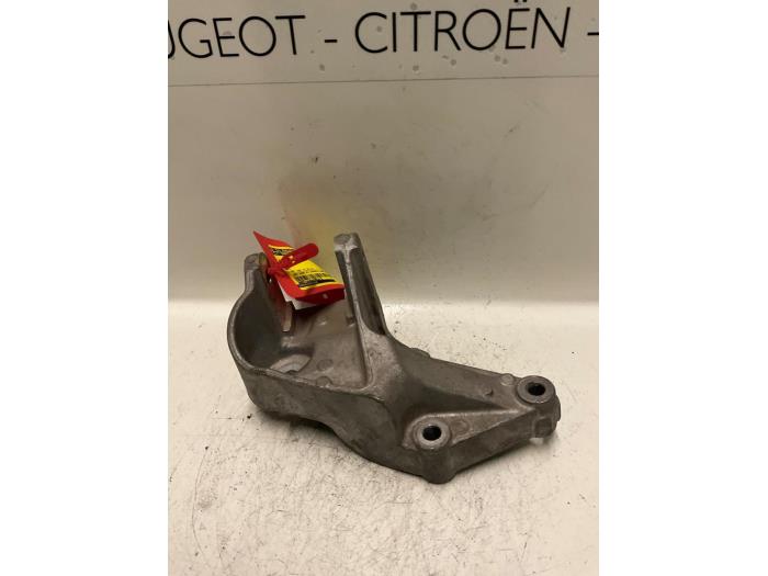 Gebruikte Motorsteun Peugeot 807 2.0 16V Prijs € 25,00 Margeregeling aangeboden door De Vos Onderdelen
