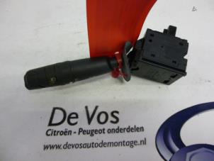 Gebruikte Stuurkolomschakelaar Peugeot 607 (9D/U) 2.2 HDi 16V FAP Prijs € 35,00 Margeregeling aangeboden door De Vos Autodemontagebedrijf