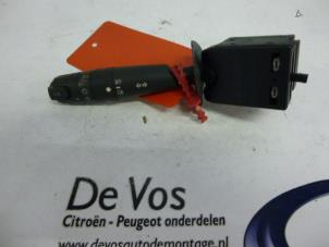 Gebruikte Schakelaar Stuurkolom (licht) Peugeot 607 (9D/U) 2.2 16V Prijs € 35,00 Margeregeling aangeboden door De Vos Autodemontagebedrijf