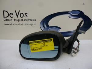 Gebruikte Spiegel Buiten links Peugeot 406 (8B) 1.8 16V Prijs € 55,00 Margeregeling aangeboden door De Vos Autodemontagebedrijf