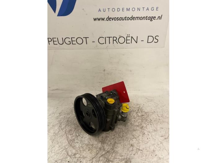 Gebruikte Stuurpomp Peugeot 406 Break (8E/F) 1.9 dT Prijs € 70,00 Margeregeling aangeboden door De Vos Onderdelen