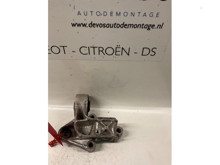Gebruikte Motorsteun Peugeot 806 1.9 STDT,SVDT,SVDT Pullman Prijs € 35,00 Margeregeling aangeboden door De Vos Onderdelen