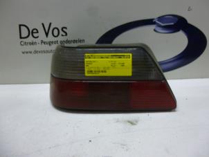 Gebruikte Achterlicht links Peugeot 605 Prijs € 35,00 Margeregeling aangeboden door De Vos Autodemontagebedrijf