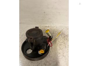 Servopomp van een Peugeot 405 1993
