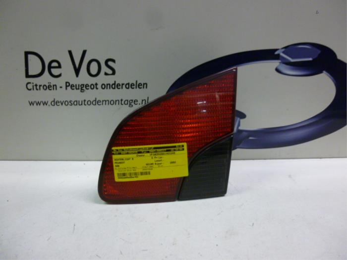 Achterlicht rechts van een Peugeot 406 Break (8E/F) 2.0 HDi 110 2002