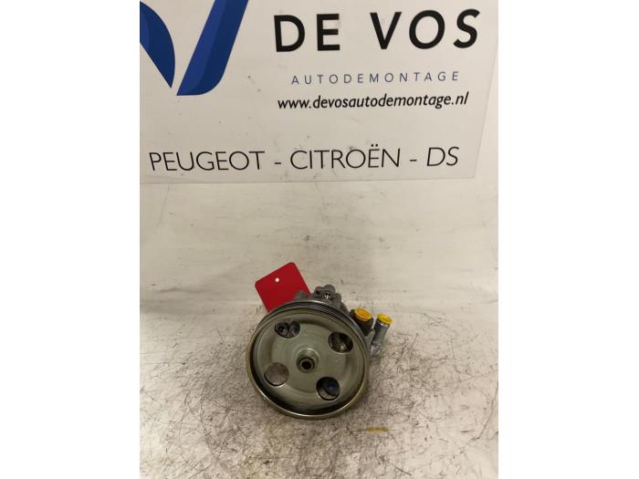 Gebruikte Pomp Servo Peugeot 607 (9D/U) 2.0 16V Prijs € 70,00 Margeregeling aangeboden door De Vos Onderdelen