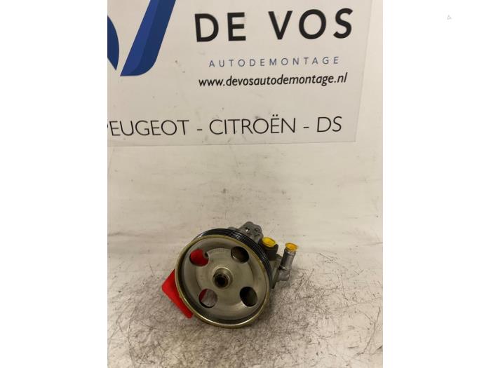 Gebruikte Pomp Servo Peugeot 807 2.2 HDiF 16V Prijs € 90,00 Margeregeling aangeboden door De Vos Onderdelen