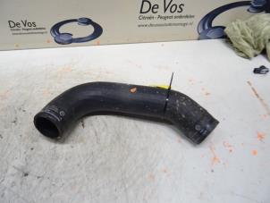 Gebruikte Intercooler Slang Peugeot Boxer Prijs € 80,00 Margeregeling aangeboden door De Vos Onderdelen