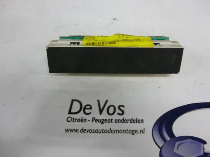 Gebruikte Display Interieur Citroen XM (Y4) 2.0 i 16V Prijs € 45,00 Margeregeling aangeboden door De Vos Onderdelen