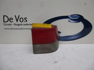 Gebruikte Achterlicht rechts Peugeot 405 Prijs € 15,00 Margeregeling aangeboden door De Vos Autodemontagebedrijf
