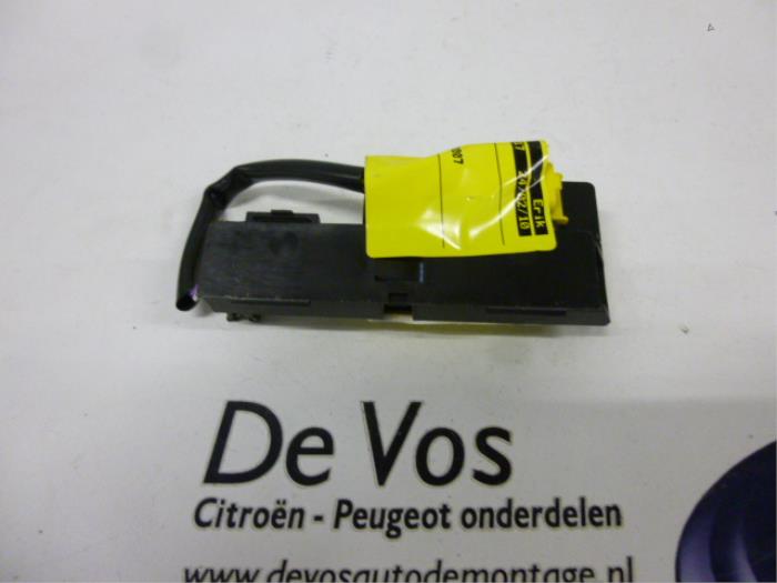 Gebruikte TPMS systeem Peugeot 207 Prijs € 10,00 Margeregeling aangeboden door De Vos Onderdelen