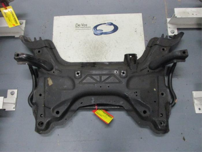 Subframe van een Citroën C4 Berline (LC) 2.0 16V 2005