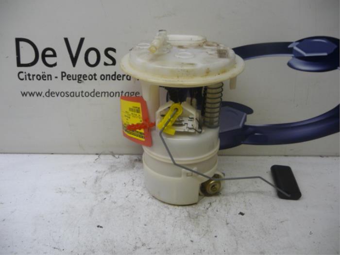 Gebruikte Tank element Pomp Peugeot 407 (6D) 1.8 16V Prijs € 70,00 Margeregeling aangeboden door De Vos Onderdelen